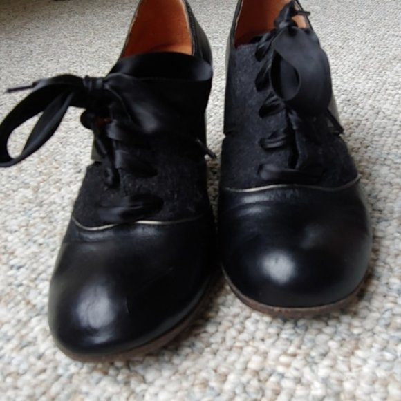 ISO - DO NOT BUY Naya Jasper black heels - Picture 5 of 7